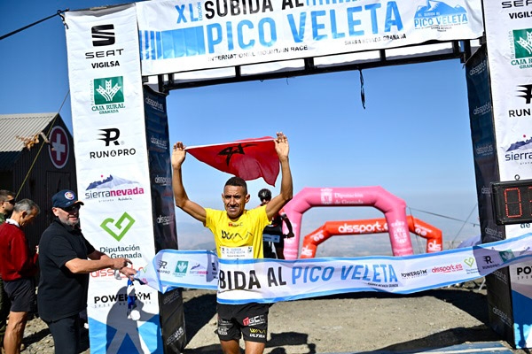 Rachid el Morabity entra en meta (DUBIDA VELETA)