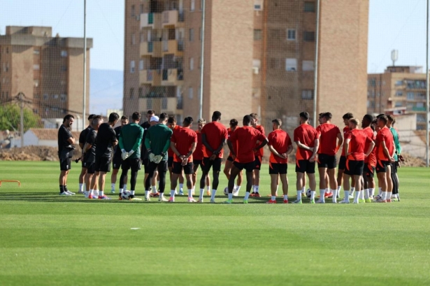 El equipo vuelve a la Ciudad Deportiva (J. AZCOYTIA)