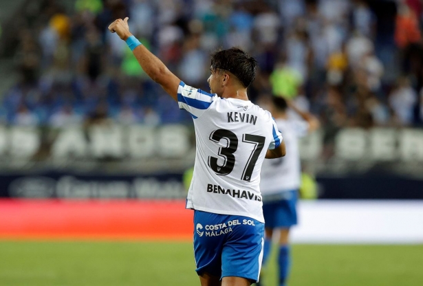 Kevin Mdina seguirá por ahora en el Málaga (MÁLAGA CF)