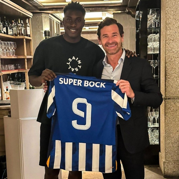 Samu ya posa como nuevo jugador del Oporto (PORTO FC)