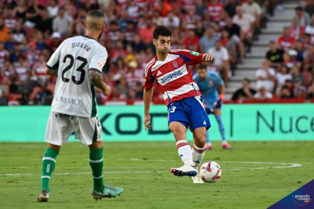 Trigueros volvió a ser la brújula del equipo (JOSÉ M. BALDOMERO)
