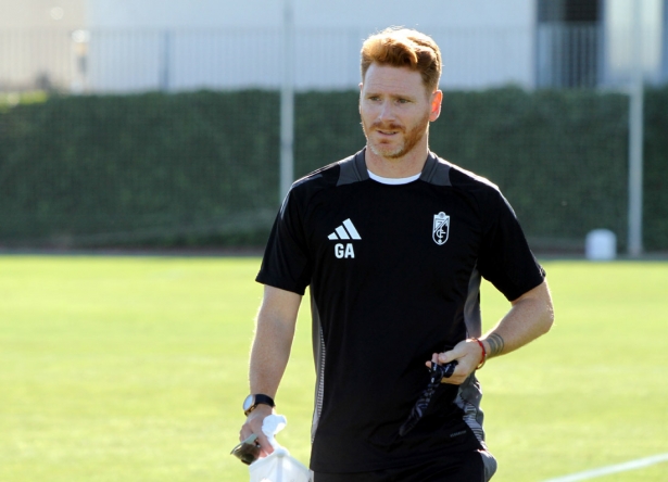 Abascal ha dirigido el último entrenamiento antes de medirse al Depor (J. PALMA)