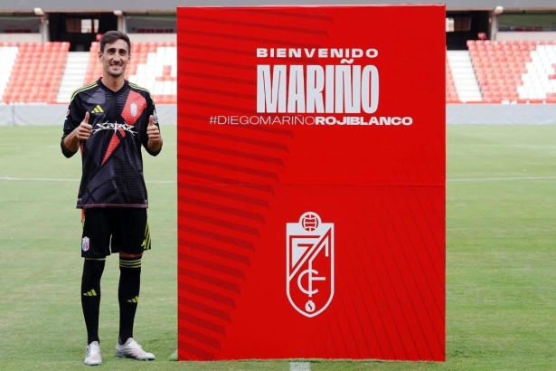 Mariño ha pisado el césped de Los Cármenes (GRANADA CF)
