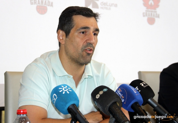 Pablo Pin sigue al frente del Coviran un año más (J. PALMA)