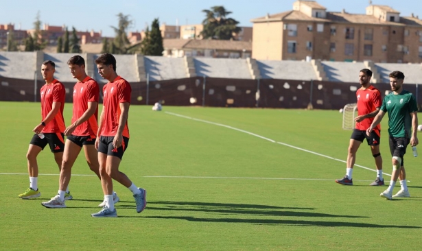 Los jugadores tocados se han retirado al gimnasio (J. AZCOYTIA)