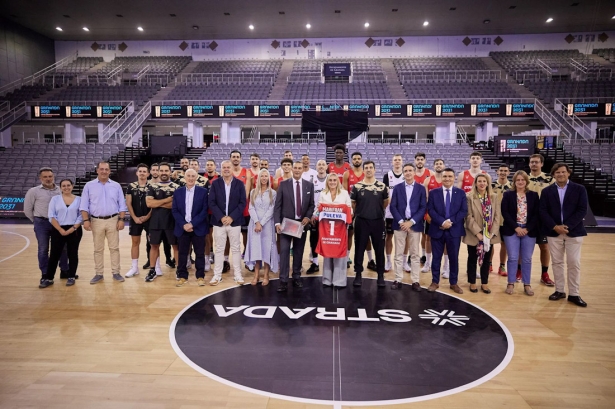 Visita al Palacio de los Deportes (AYTO. GRANADA)