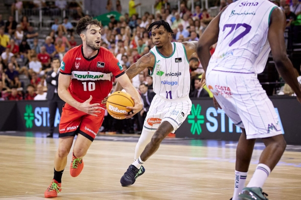 Sergi García juega en ataque (COVIRÁN GRANADA /FERMÍN RODRÍGUEZ) 