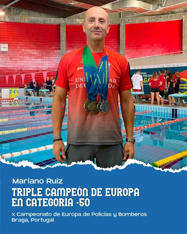 Mariano Ruiz posa con las medallas (UGR)