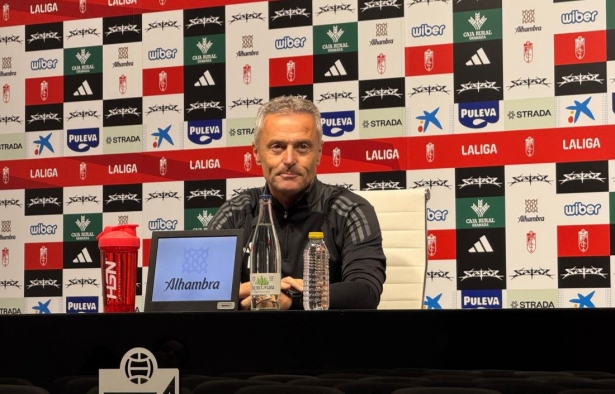 Escribá ha pasado por la sala de prensa de Los Cármenes (J. AZCOYTIA)