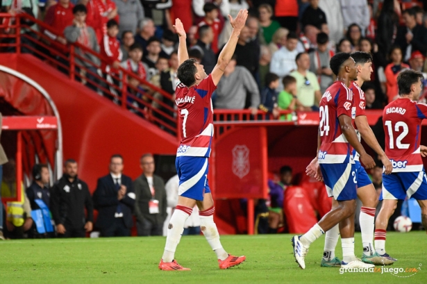 Lucas Boyé celebra uno de sus goles (JOSÉ M. BALDOMERO)