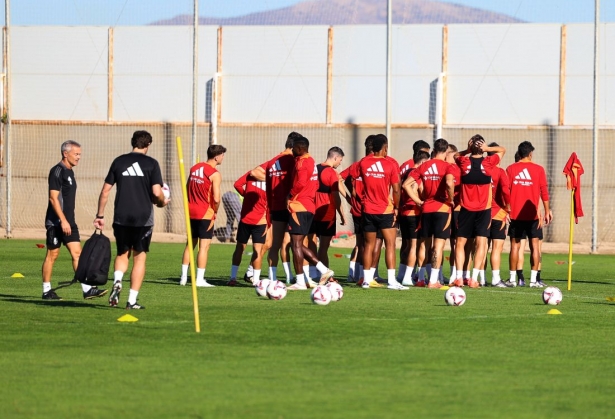 El equipo apenas ha tenido tiempo para preparar el choque ante el Castellón (J. AZCOYTIA)