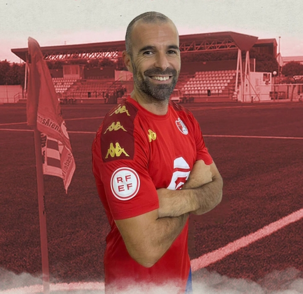 Javi Gadea refuerza la defensa del Arenas de Armilla 