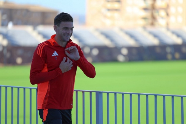 Boyé salendo al césped de la Ciudad Deportiva (J. AZCOYTIA)
