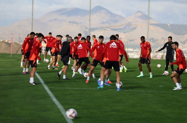 El equipo vuelve al trabajo para preparar la Copa (J. AZCOYTIA)
