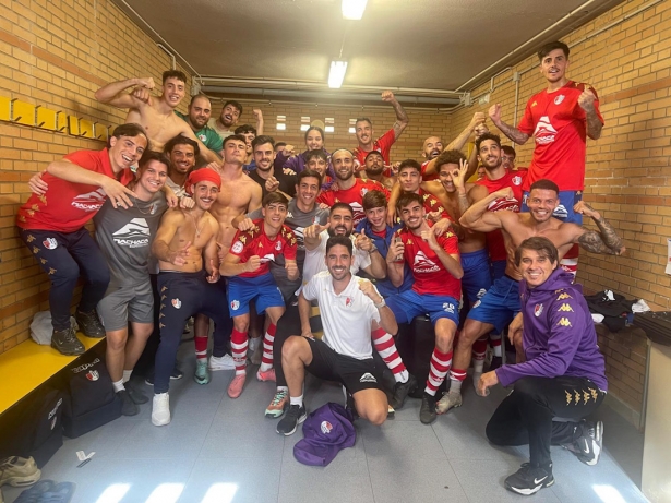 EL Arenas de Armilla celebra el triunfo (ARENAS DE ARMILLA) 
