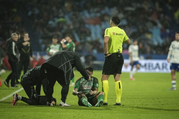 Sergio Ruiz se tuvo que marchar lesionado del terreno de juego (LOF)
