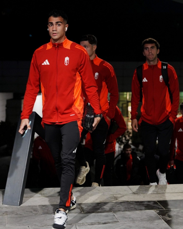 Llegada del Granada CF a El Molinon (GCF)