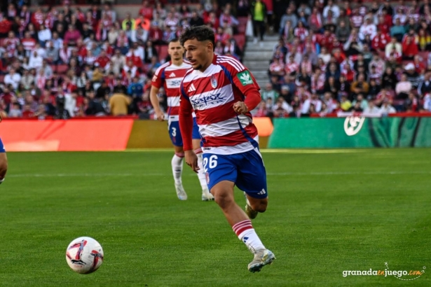 Rodelas estuvo muy activo durante todo el partido (JOSÉ M. BALDOMERO)