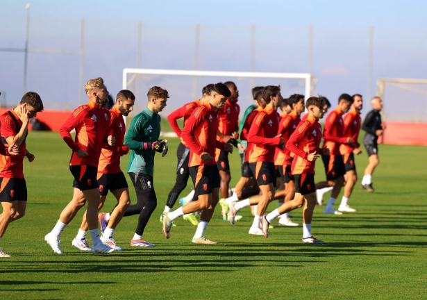 El equipo vuelve este martes al trabajo (J. AZCOYTIA)