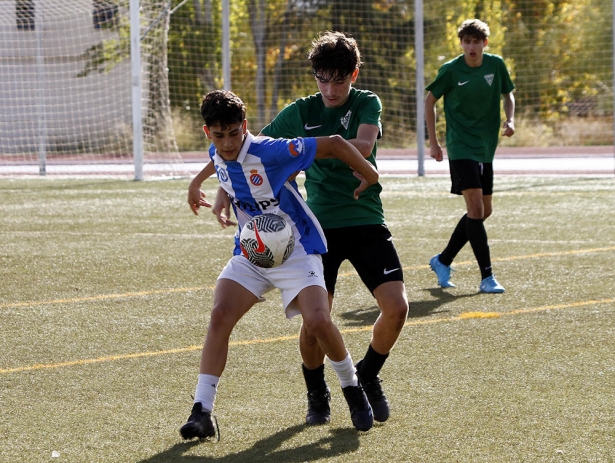 El CF Alhendín se llevó un vibrante derbi ante el Español Albolote (J. PALMA)