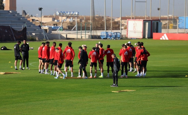 El equipo tiene por delante una intensa semana de trabajo (J. AZCOYTIA)