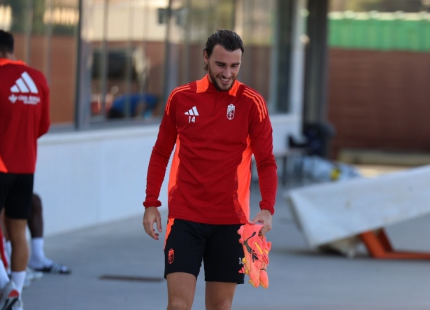 Miquel tendrá que esperar una jornada más para reaparecer (J. AZCOYTIA)
