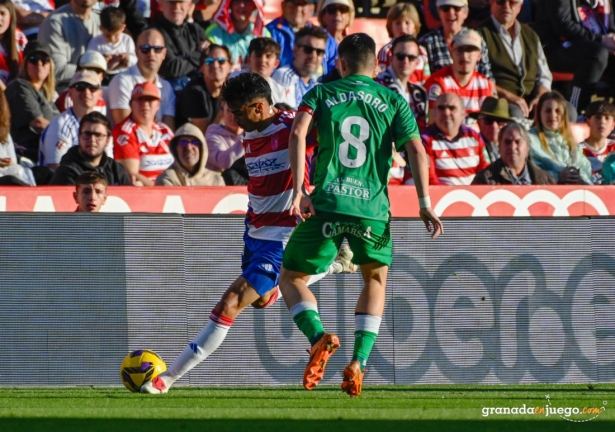 Reinier en una acción del encuentro ante Aldasoro (JOSÉ M. BALDOMERO)