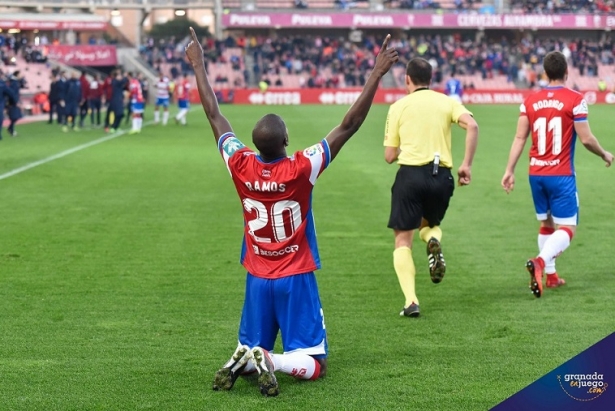 Adrián Ramos marcó goles importantes para el Granada (GRJ)