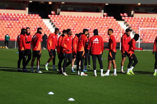 El equipo se ha ejercitado en Los Cármenes (J. AZCOYTIA)