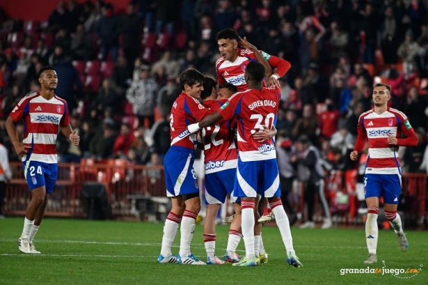 El equipo también quiere celebrar lejos de Los Cármenes (JOSÉ M. BALDOMERO)