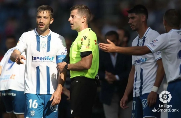 Ávalos Barrera arbitrará el duelo entre Granada y Eibar (LALIGA)