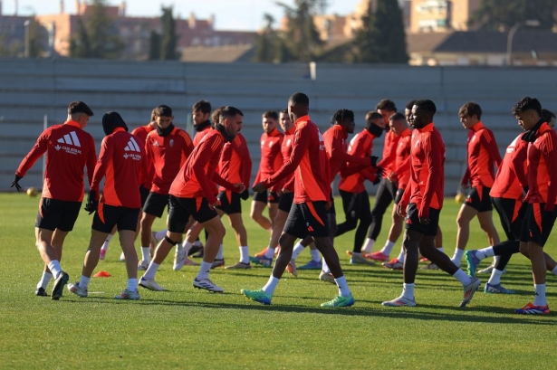 El equipo ha vuelto a entrenar con casis todos los efectivos (J. AZCOYTIA)