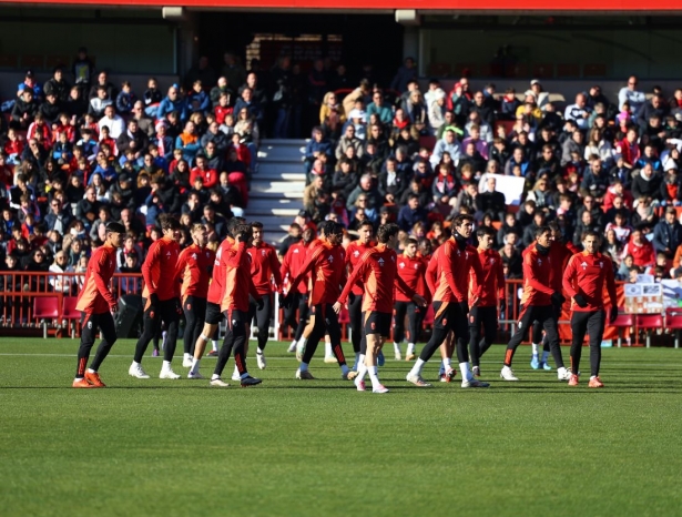 El equipo completó la última sesión de la semana en Los Cármenes (J. AZCOYTIA)