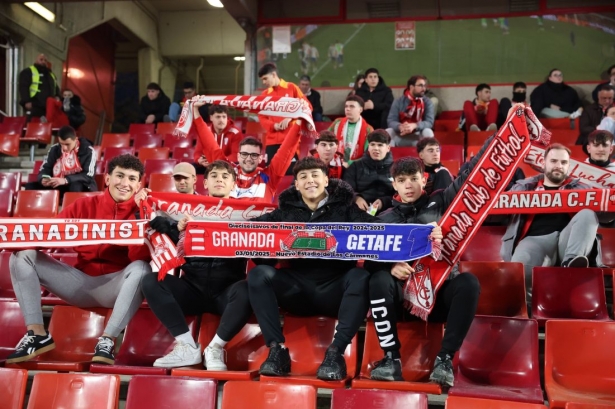 La afición volverá a Los Cármenes este viernes (J. AZCOYTIA)