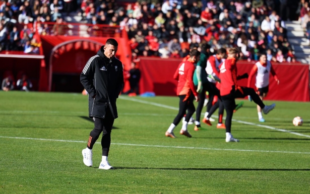 Uzuni apareció cabizbajo en el entrenamiento a puerta abierta (J. AZCOYTIA)