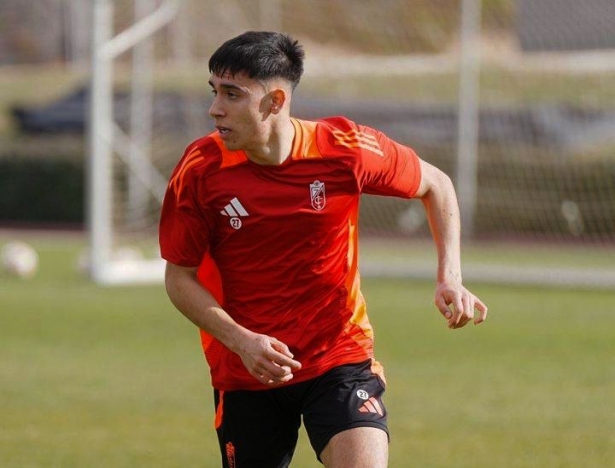 Pere Haro ya se ha ejercitado en la Ciudad Deportiva (GRANADA CF)