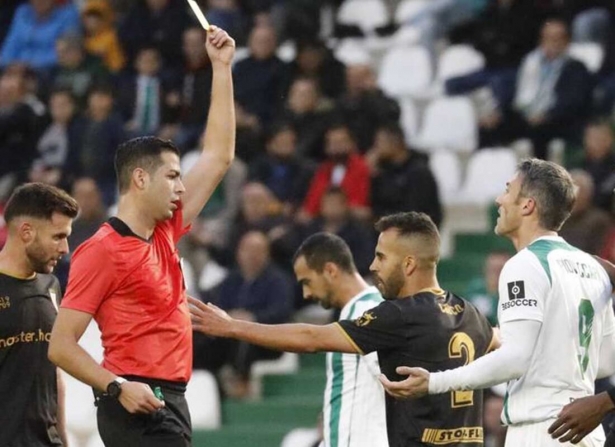 Lux Franco se estrenará dirigiendo al Granada 