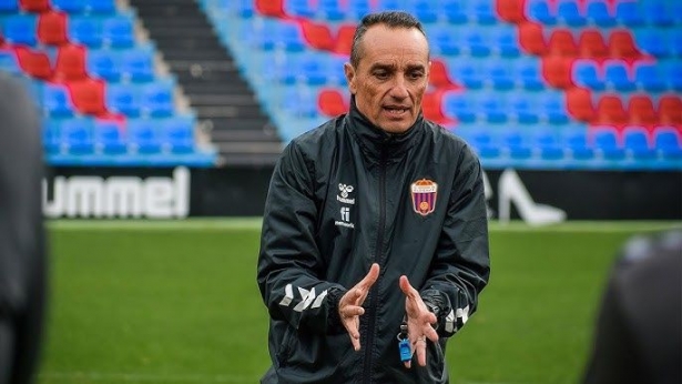 Oltra espera reflotar al Eldense (ELDENSE)