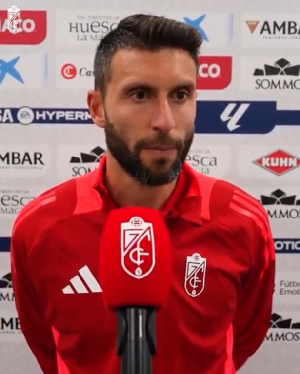 Bastón debutó como rojiblanco (GRANADA CF)