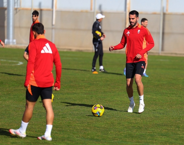 Insua ya está trabajando junto a sus compañeros (J. AZCOYTIA)