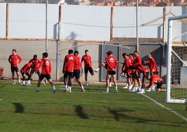 El equipo regresa el martes a los entrenamientos (J. AZCOYTIA)