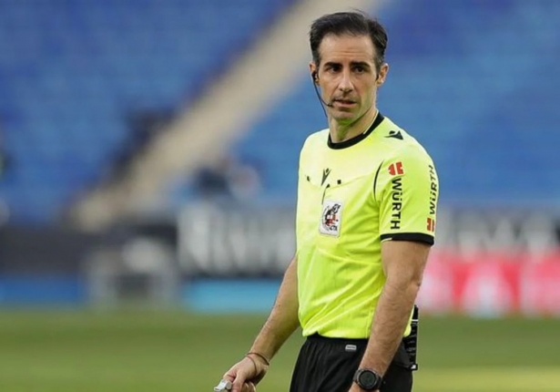 González Esteban dirigirá el derbi andaluz (EL COMERCIO)