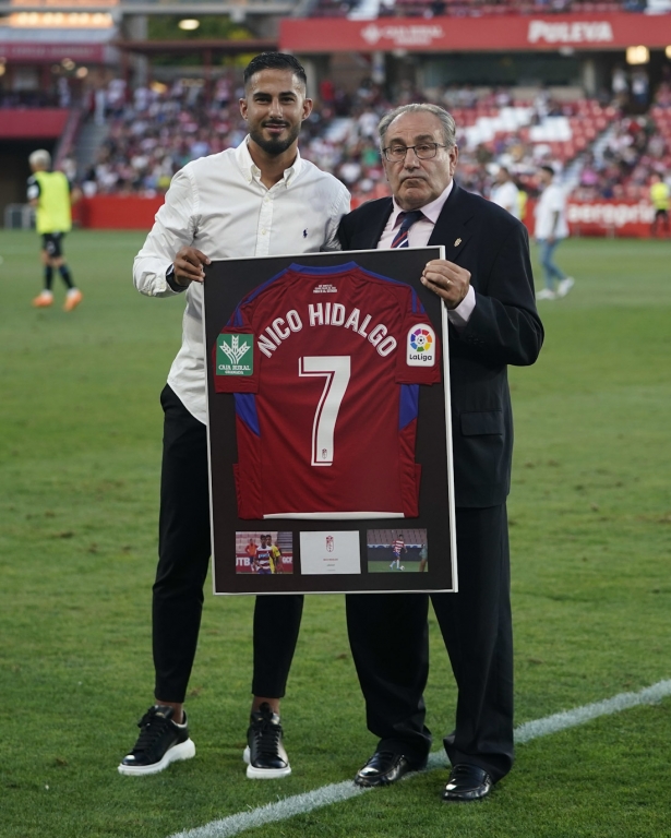 Nico Hidalgo fue homenajeado en 2022 por el Granada CF (GCF)