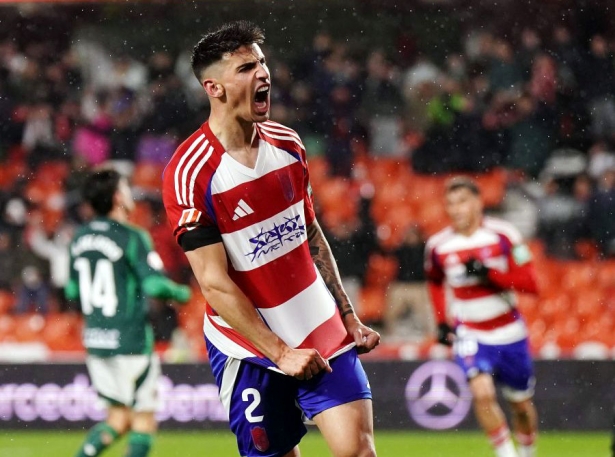 Rubén Sánchez en la celebración de su gol ante el Racing de Ferrol (LALIGA)