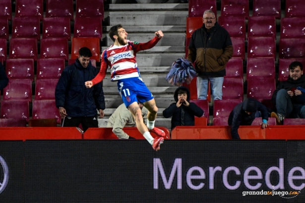 Tsitaishvili celebra su cuarto tanto de la temporada (JOSÉ M. BALDOMERO)