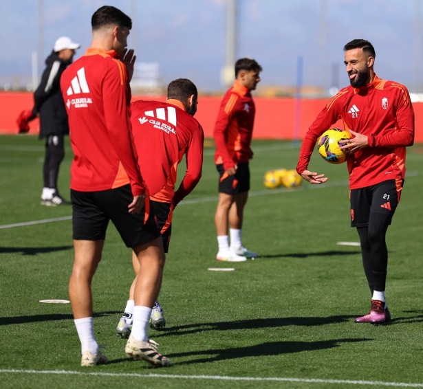 El equipo vuelve el martes al trabajo (J. AZCOYTIA)