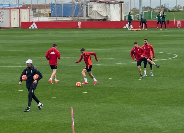 El equipo se ha ejercitado por última vez antes de medirse al Albacete 