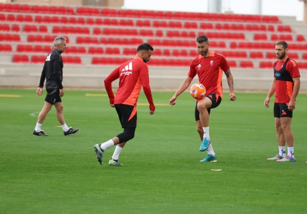 El equipo ha completado la última sesión de la semana (J. AZCOYTIA)