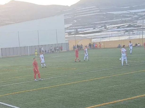 El Guadix CF venció en Carchuna al Costa Tropical (GUADIX CF)