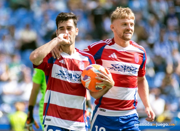 Trigueros tras anotar el tercer gol del Granada CF en Riazor (LOF)